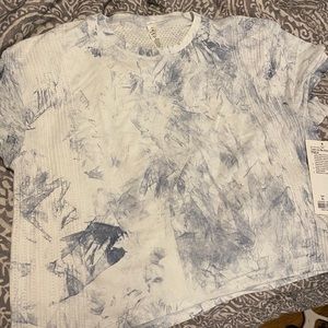 Lululemon Train to Be Short Sleeve size XL.